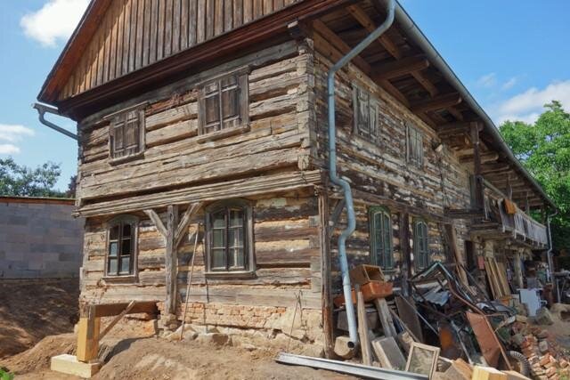 Líny – rekonstrukce roubeného domu | Roman Střihavka | Všechna práva vyhrazena