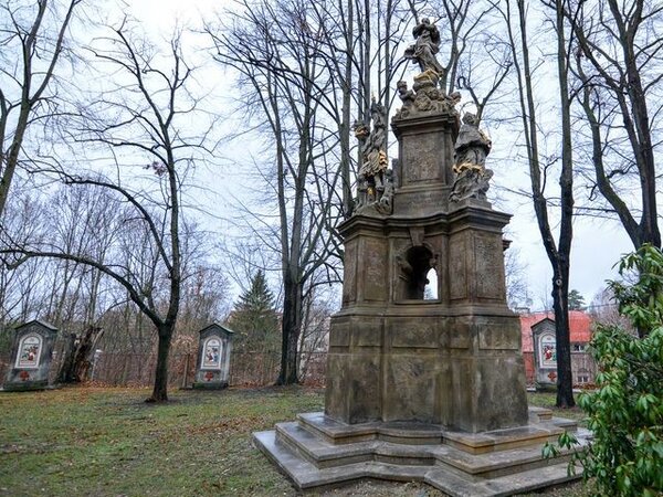 Morový sloup Panny Marie v Liberci je z roku 1719 a pochází z dílny Matyáše Bernarda Brauna.