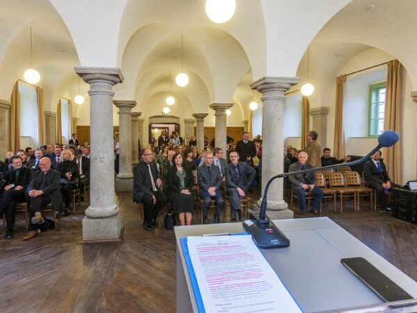Centrum studijních pobytů bylo slavnostně otevřeno 24. listopadu v bývalé konírně českokrumlovského zámku.