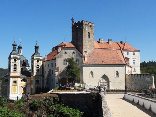 Zámek ve Vranově nad Dyjí dostane postupně nové střechy.
