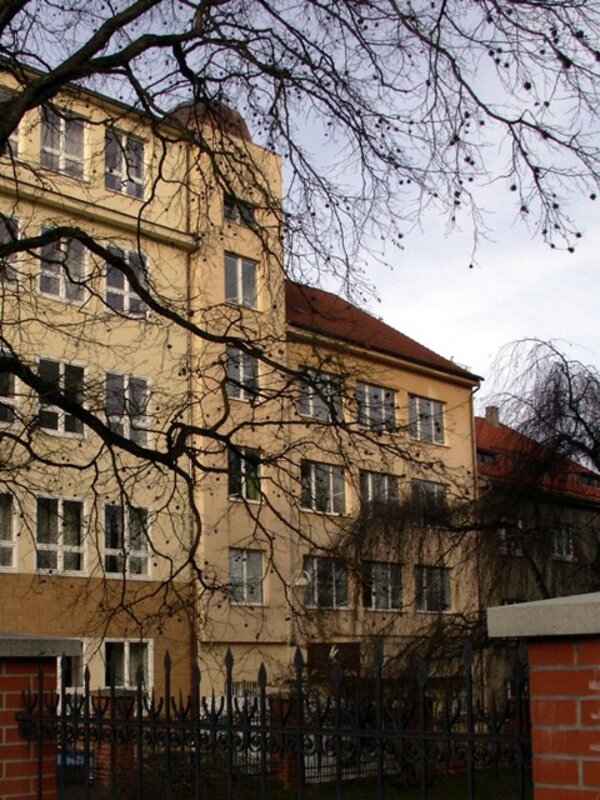 Táborská hvězdárna se nachází v centru města v budově městské knihovny.