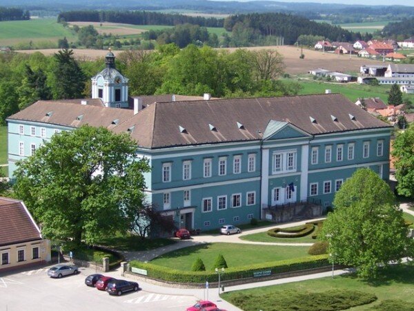 Na zámku v Dačicích bude poslední říjnový víkend k vidění neobvyklé setkání figurkářů a tvůrců malovaných miniatur.