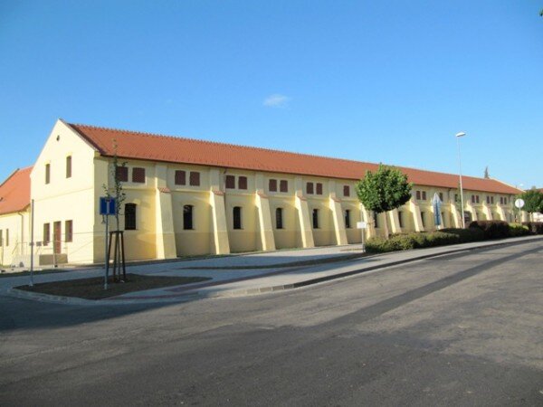 Zrekonstruovaný Panský dvůr Lichtejnštejnů je nejvýznamnější památkou města Kunovice. 