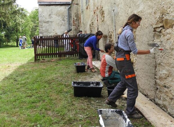 Letní škola památkové technologie se bude konat opět na zámku v Uherčicích na Znojemsku.