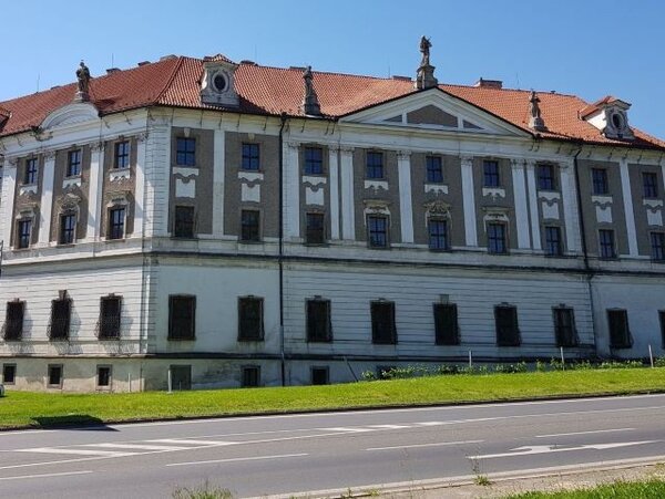 Klášter sv. Voršily s novou prejzovou krytinou značky Tondach | © Miroslav Vízek