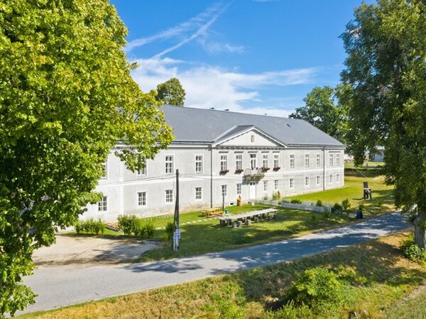 Pohled na hlavní zámeckou budovu