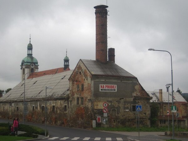 Zámecký pivovar existoval při panském sídle patrně od poloviny 16. století, prvně je oficiálně zmiňován v roce 1623. 