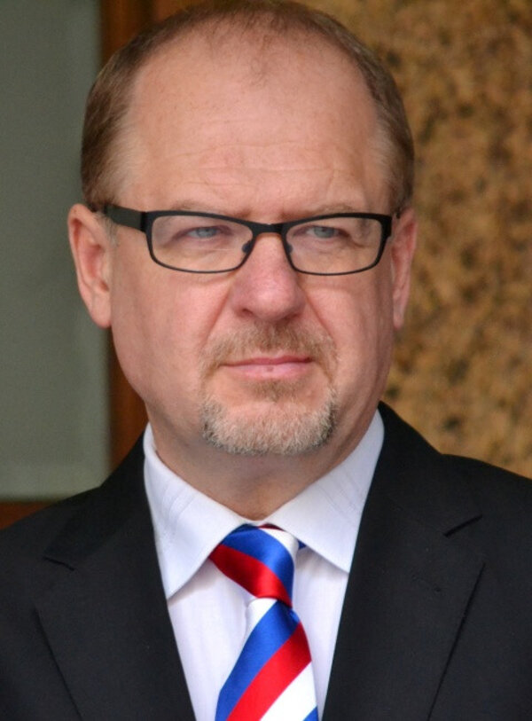 V současnosti je Václav Žmolík moderátorem Dvojky Českého rozhlasu.