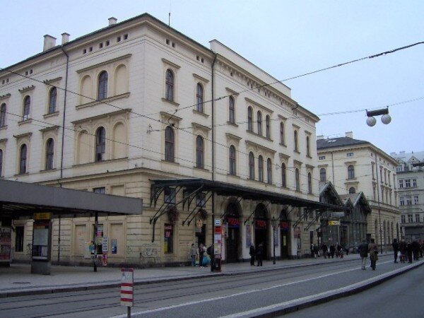 V bývalé kolejové nádražní výtopně Masarykova nádraží by mělo vzniknout Železniční muzeum, které by spravovalo Národní technické muzeum. 