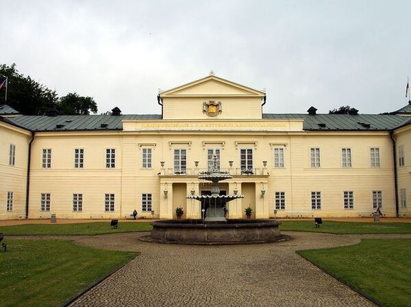 Zámek Kynžvart proslul jako místo diplomatických setkávání a společných řešení evropských otázek.