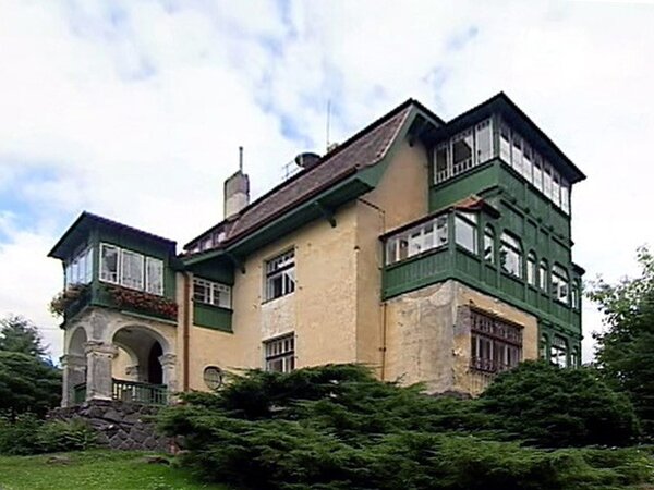 Vila Käthi z počátku 20. století je kromě své architektonické kvality zajímavá také díky osobě stavitele, plzeňského notáře Josefa Bindera.