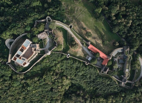 Českou cenu za architekturu získala také obnova hradního paláce Helfštýna.