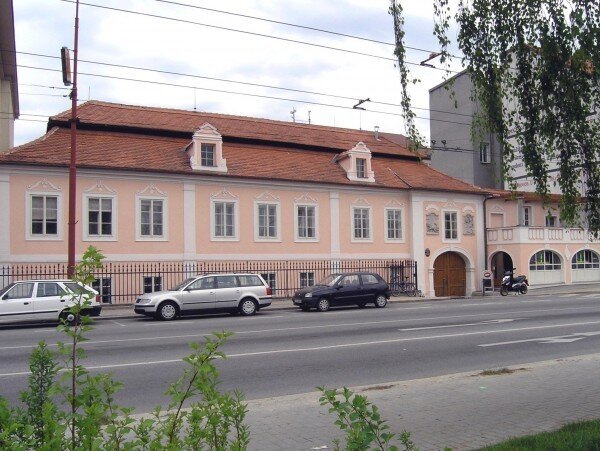 Historická budova Národního památkového ústavu na Senovážném náměstí v Českých Budějovicích