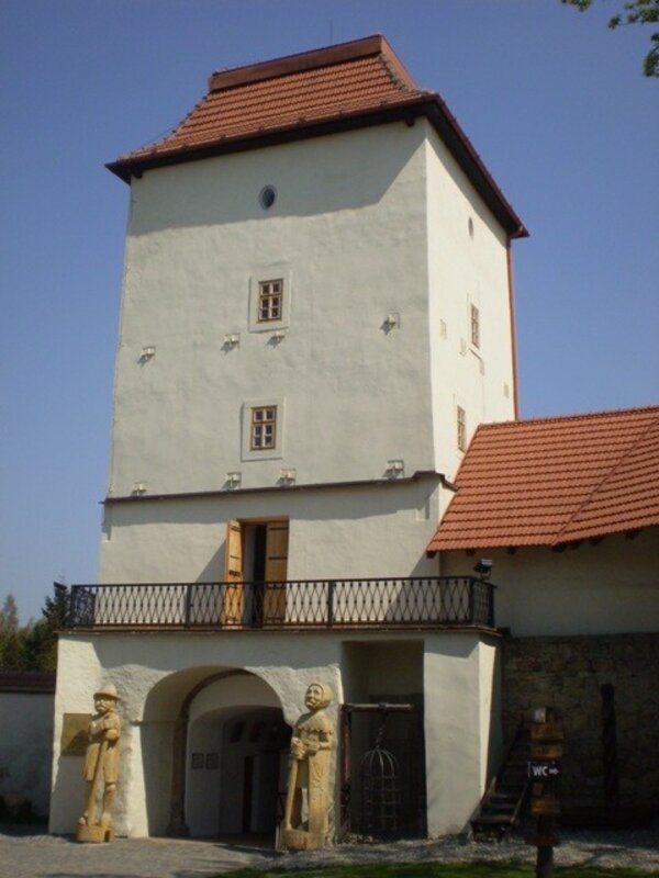 Slezskoostravský hrad vystavuje betlémy z rozmanitých materiálů.