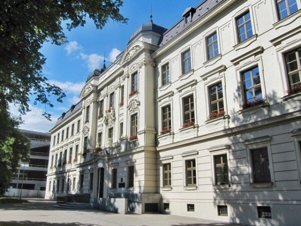 Konference nazvaná Architektonické školství – mezi uměním a řemeslem se uskuteční v budově rektorátu VUT v Brně.