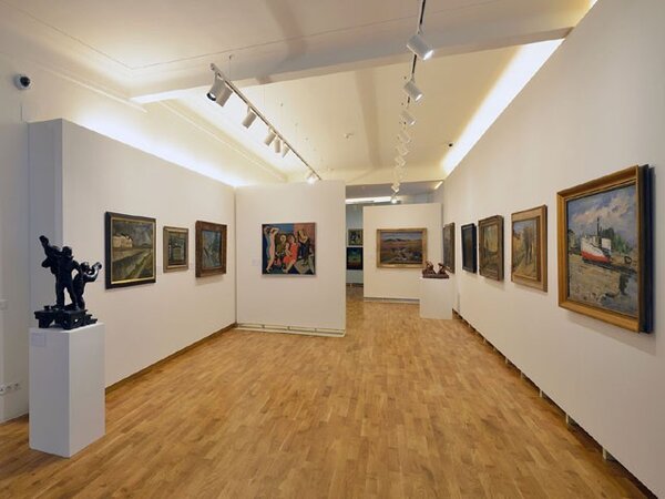 Pohled do zrekonstruovaných výstavních prostor památkově chráněné budovy Galerie moderního umění v Hradci Králové