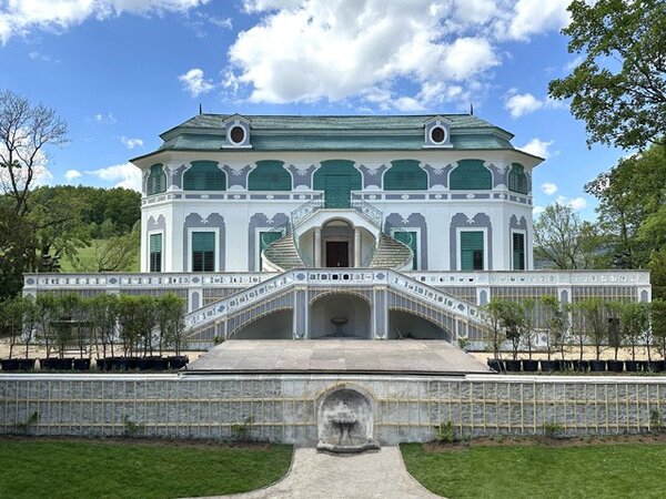 Pohled na obnovenou památku