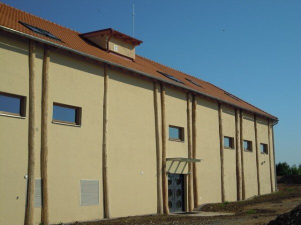 Dokončený hlavní pavilon archeoparku. 