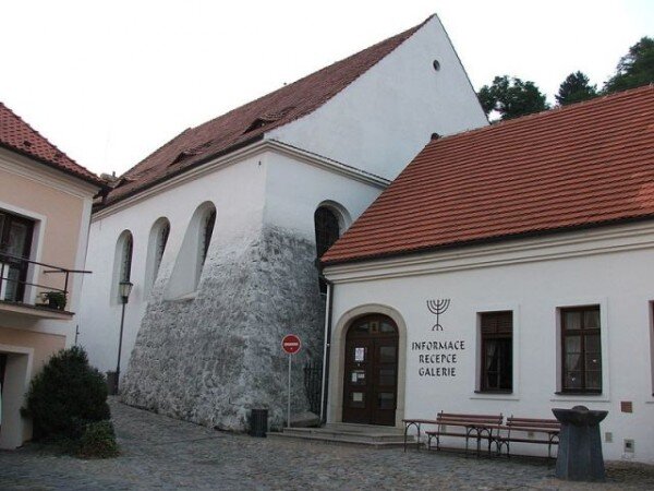 V Zadní synagoze v Třebíči bude od 3. dubna do 5. května otevřena výstava Židovské památky na Vysočině. 
