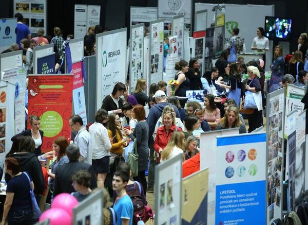 Na NGO Marketu se představuje pravidelně více než 200 neziskových organizací z mnoha oborů.
