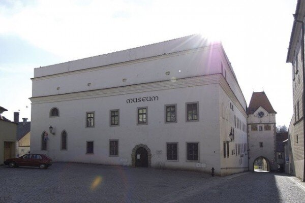 Muzeum Jindřichohradecka sídlí v bývalém jezuitském semináři.  