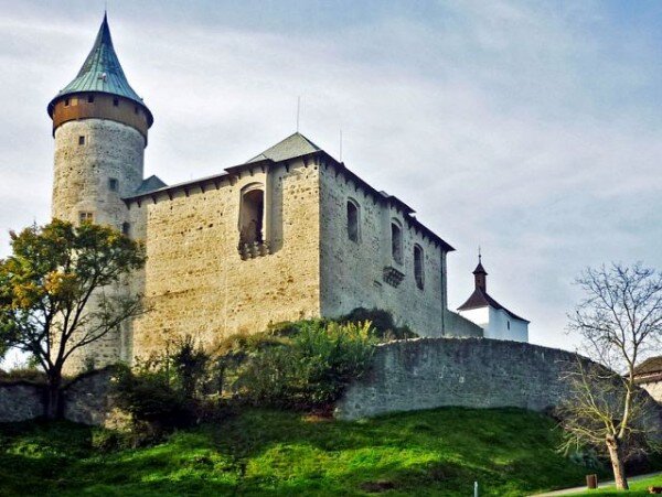 Hrad Kunětická hora by mohl být kompletně opraven a stabilizován v roce 2023.