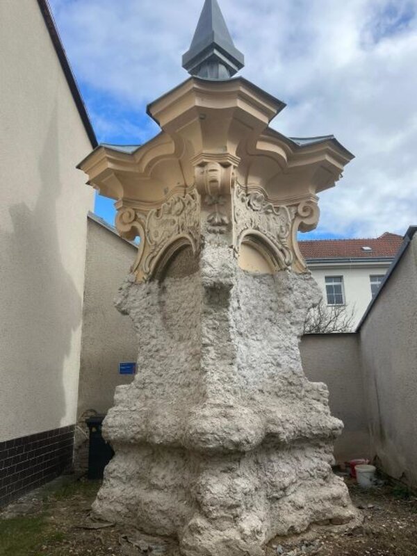 Boží muka sv. Vendelína v procesu restaurování 