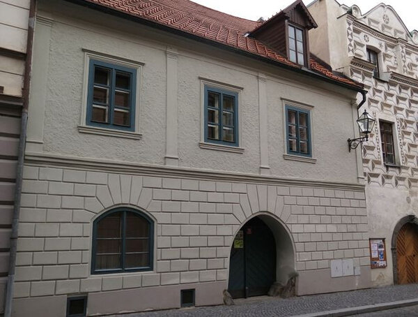 Nová fasáda měšťanského domu čp. 70 v Prachaticích (ilustrační foto)