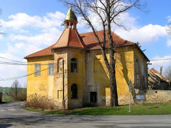 Obnova zámku Lužce je jedním z projektů podpořených ze Středočeského fondu kultury a obnovy památek v roce 2012