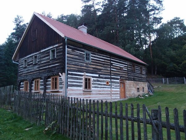 Rekonstruovaný památkově chráněný roubený dům čp. 67 