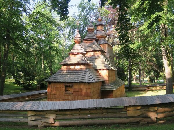 Dle dendrochronologického průzkumu pochází dřevěný materiál svatostánku z let 1598 až 1607.