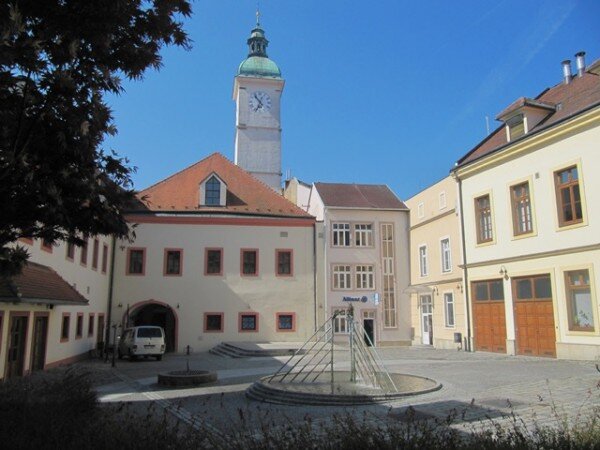 Historickým městem roku 2011 bylo Uherské Hradiště. Na snímku je Stará radnice. 