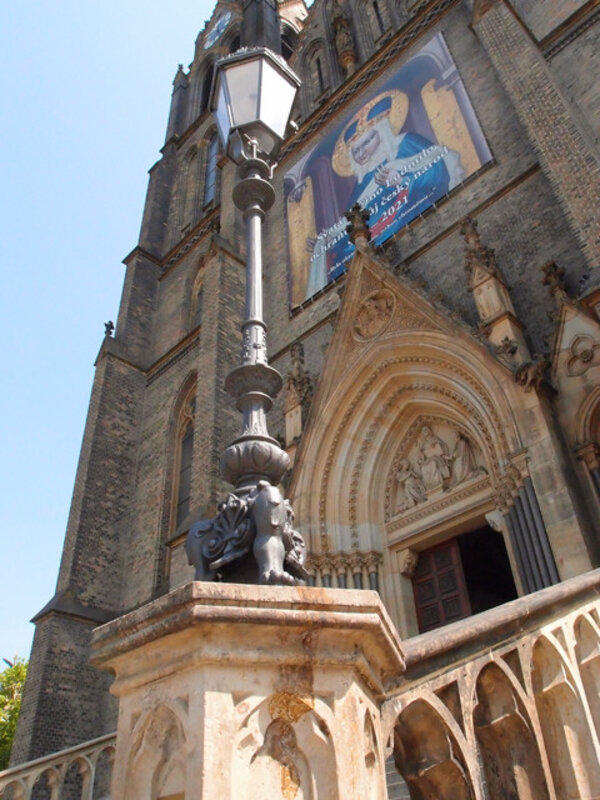 Detail obnoveného kandelábru