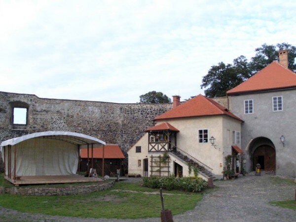 Hrad Lipý