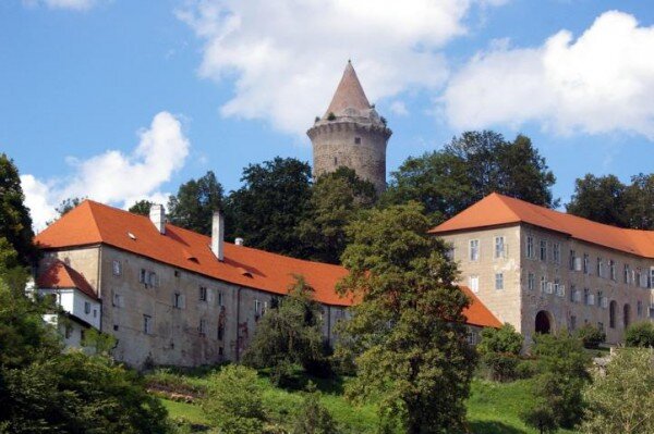 Věž Jakobínka, která je součástí Horního hradu areálu Rožmberka, by měla být opravena za šest až osm milionů korun.