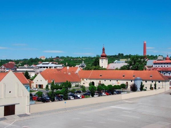 Dobrovická muzea sídlí v bývalém hospodářském dvoře.