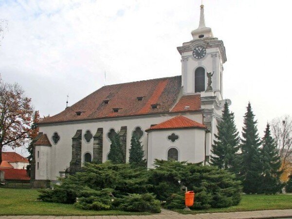 Na výstavě budou k vidění také dosud nepublikované snímky gotických maleb z presbytáře kostela sv. Gotharda, na krátko odhalených roku 1972.