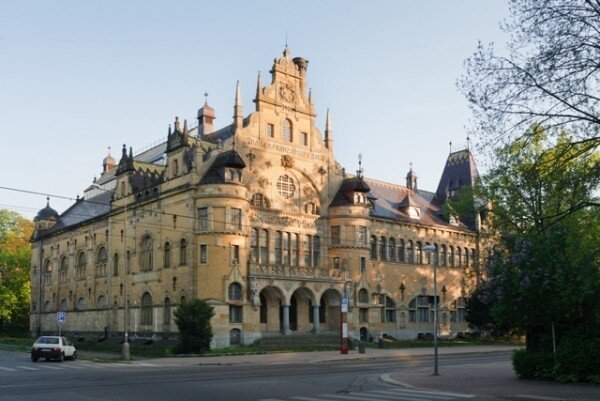 Lázně v Liberci jsou památkově chráněným objektem, do něhož se přestěhovala Oblastní galerie Liberec (ilustrační foto). 