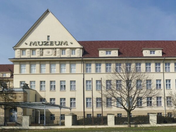 Putovní výstava Horní města Krušných hor má nyní zastavení v Oblastním muzeu v Mostě.