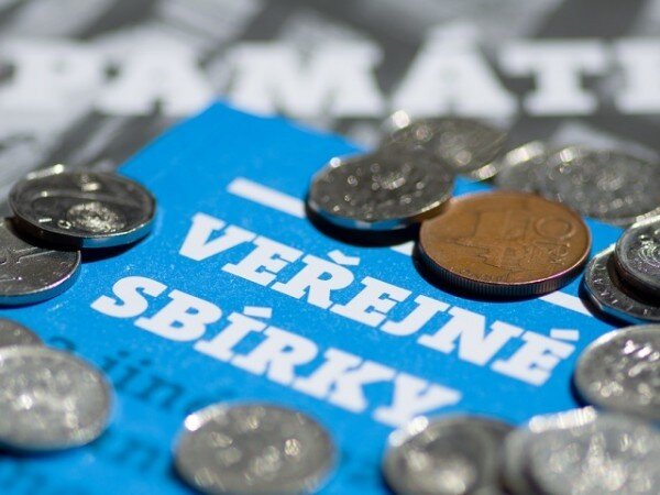 Deset sbírek s největším počtem hlasů získá celkem 100 tisíc korun.