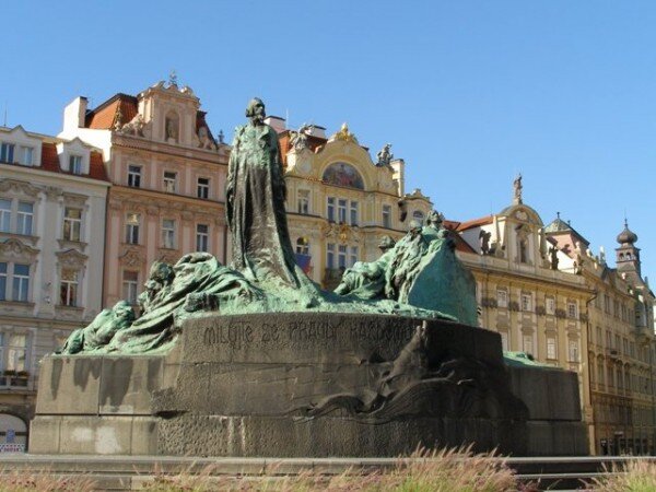 Pomník mistra Jana Husa na Staroměstském náměstí 