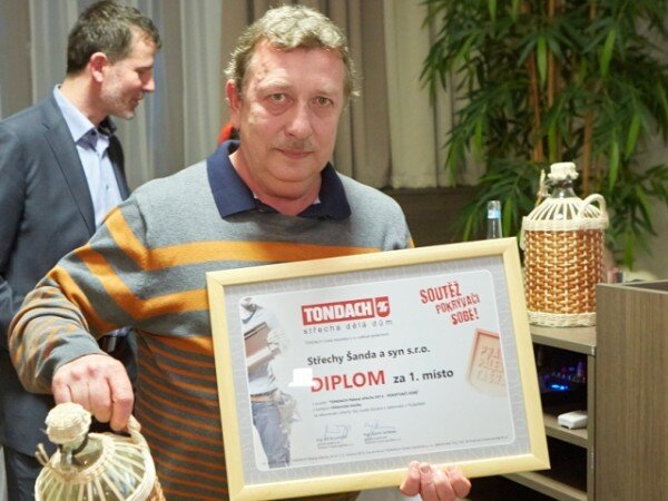 Petr Šanda uspěl se svou firmou Střechy Šanda a syn v soutěži TONDACH Pálená střecha 2014 v kategorii Historické stavby.