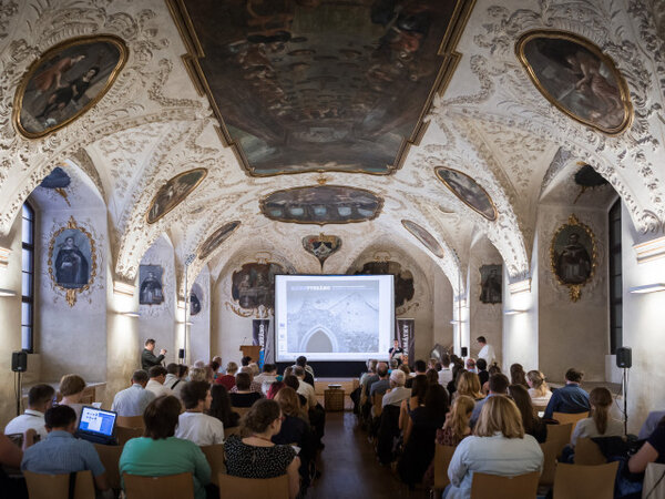 Po dvou letech se konference MÁME VYBRÁNO opět uskuteční v klášteře dominikánů v Praze.