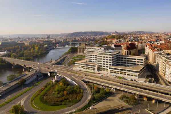 Palác Elektrických podniků z ptačí perspektivy