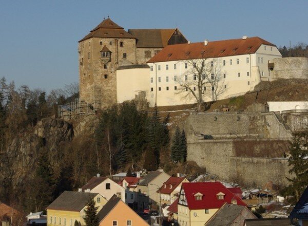 Architektonická soutěž na rekonstrukci horního hradu v Bečově nad Teplou by měla řešit především středověký hrad pánů z Oseka a renesanční palác Pluhovských.